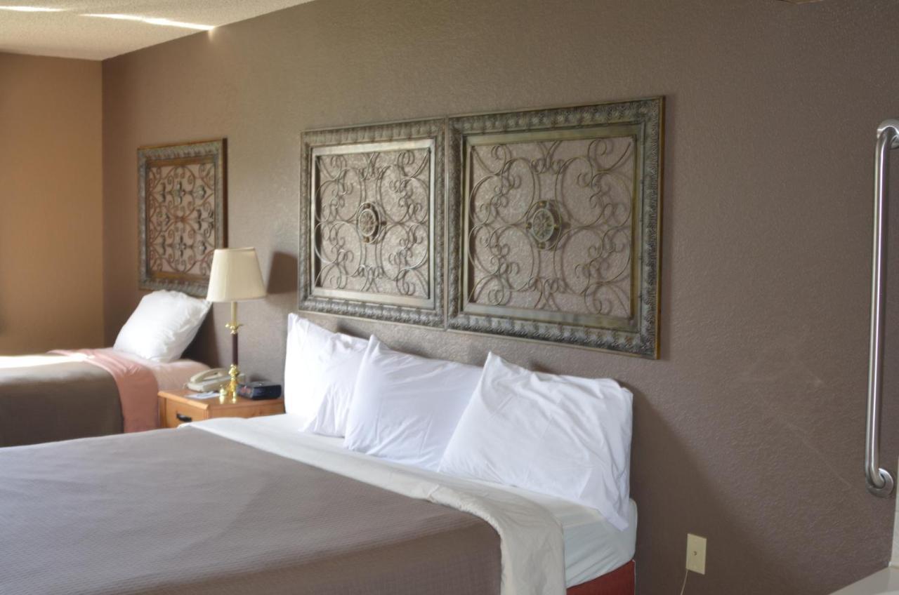 Boarders Inn And Suites By Cobblestone Hotels - Fayette Ngoại thất bức ảnh