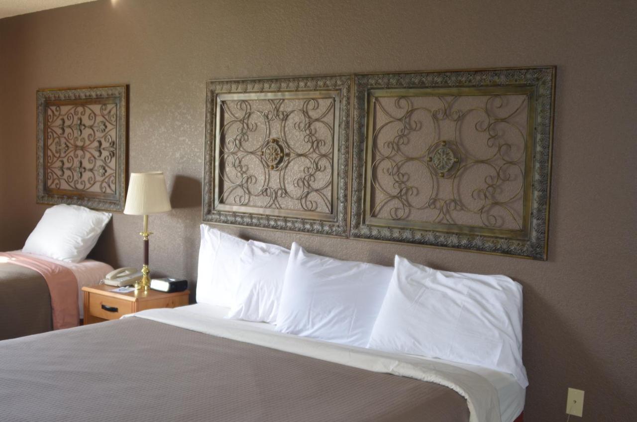 Boarders Inn And Suites By Cobblestone Hotels - Fayette Ngoại thất bức ảnh